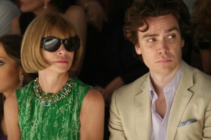 Anna Wintour och hennes son Charlie front row på Versace, S/S 2009. Anna Wintour och hennes son Charlie front row på Versace, S/S 2009.