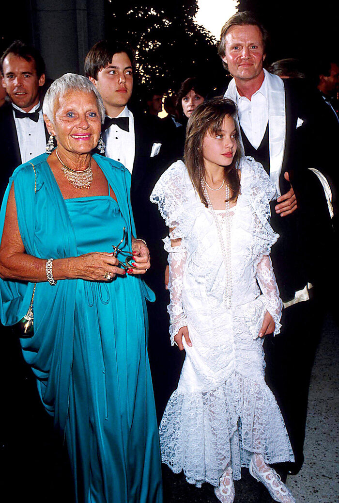 En bild på Angelina Jolie på röda mattan 1997.